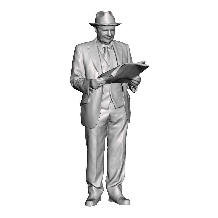 0146 Man reading newspaper
