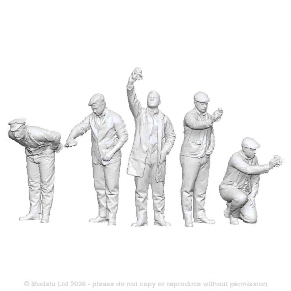 A pack of 5 shed staff