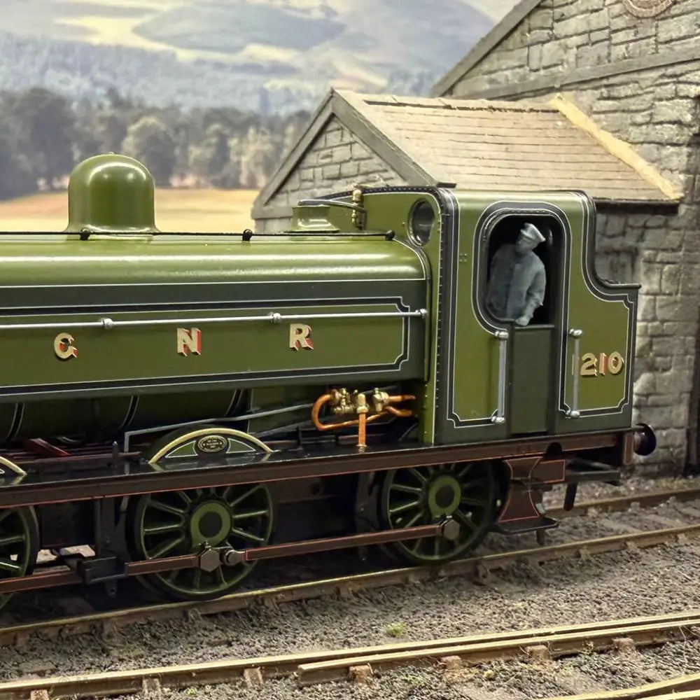 11407 GNR J13 crew in cab