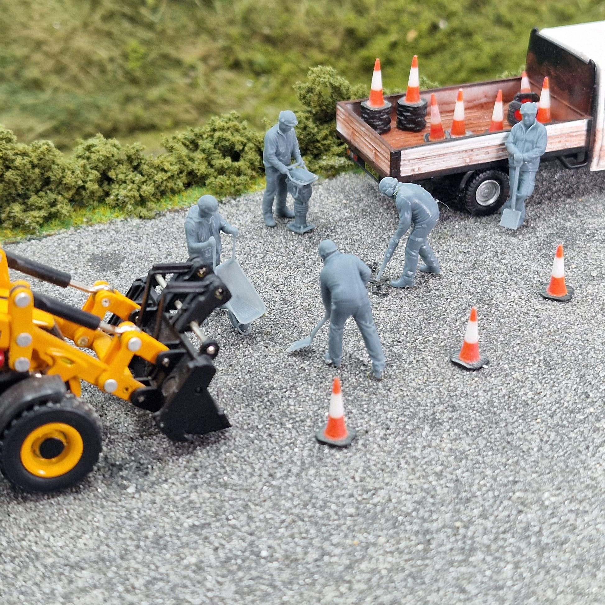 13400 Modern Road Workers