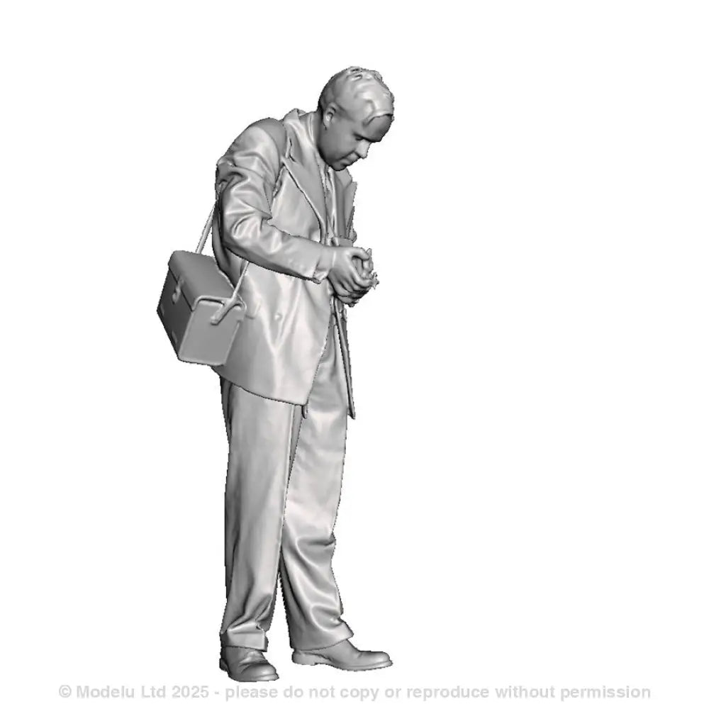 A male photographer with kodak no2