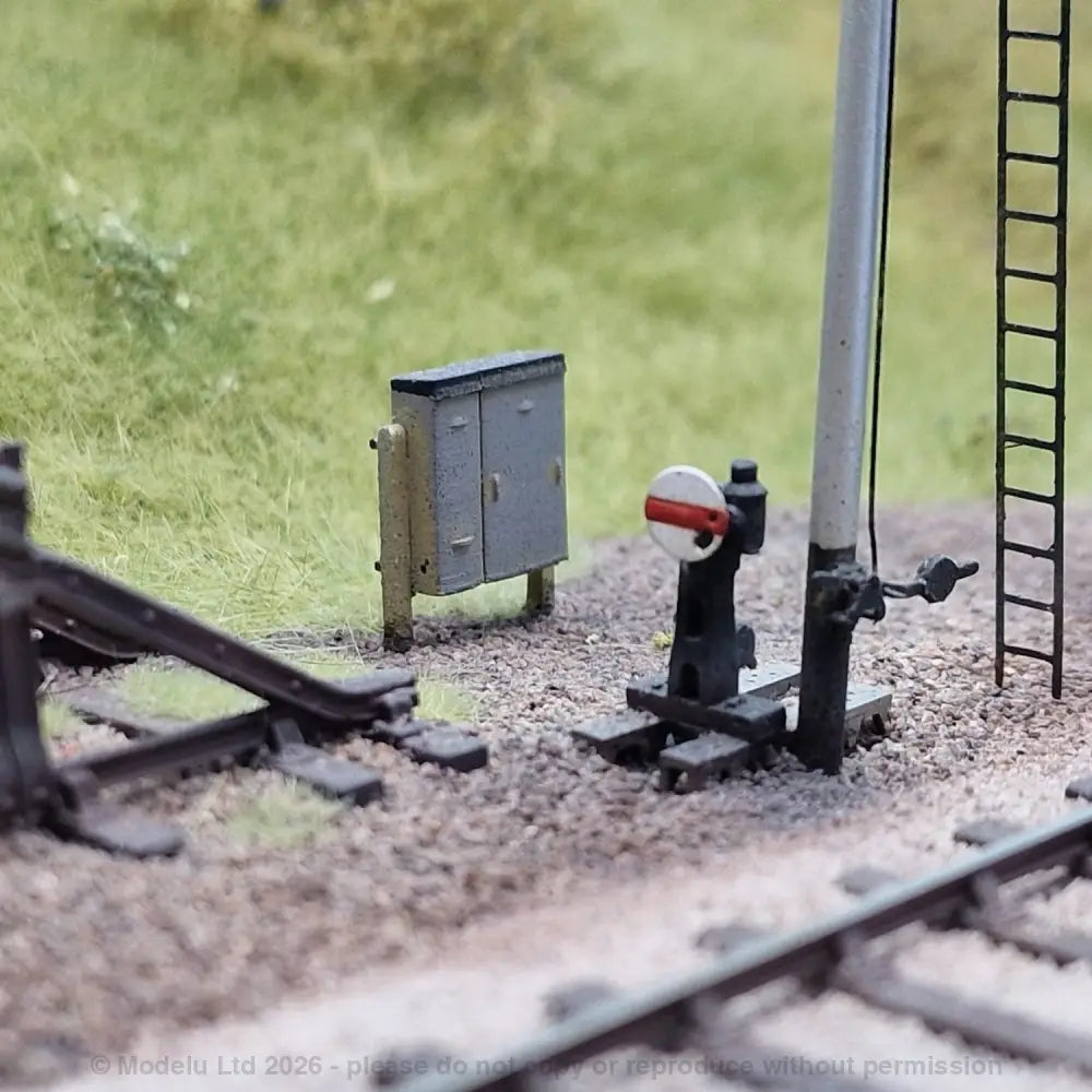 2162 Medium Lineside Cabinets x10 Medium Detail Pack